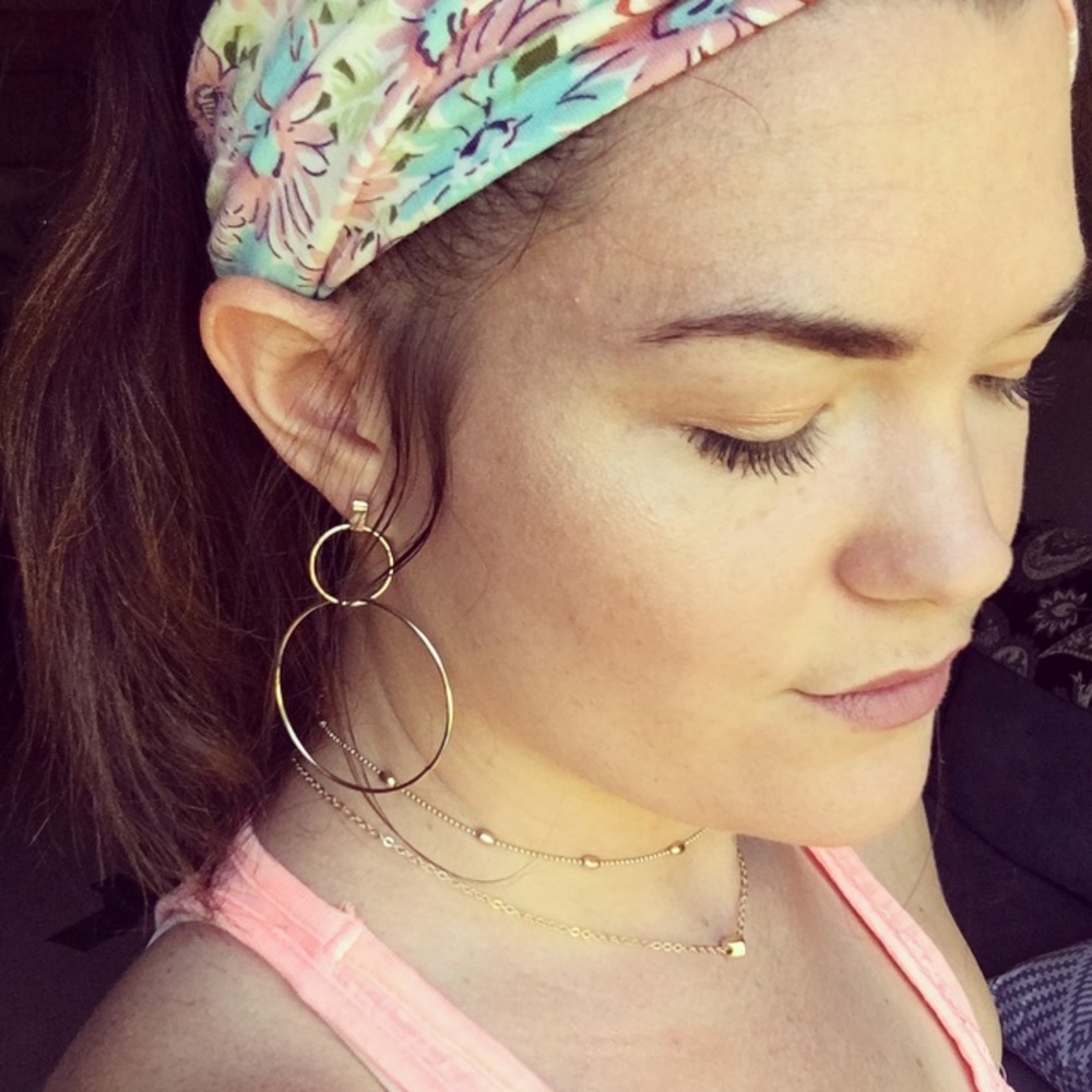 ✨ Gold Hoop Drop Earrings ✨ - Picture 4 of 6